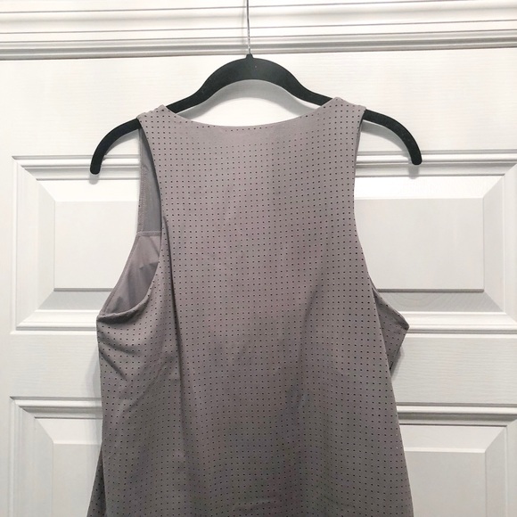 NWOT Fabletics Phoebe Performance Tank sz S! - Picture 5 of 6